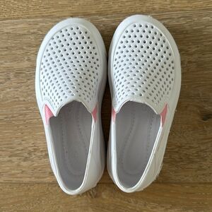 ***LIKE NEW*** toddler size 9 white rubber shoes